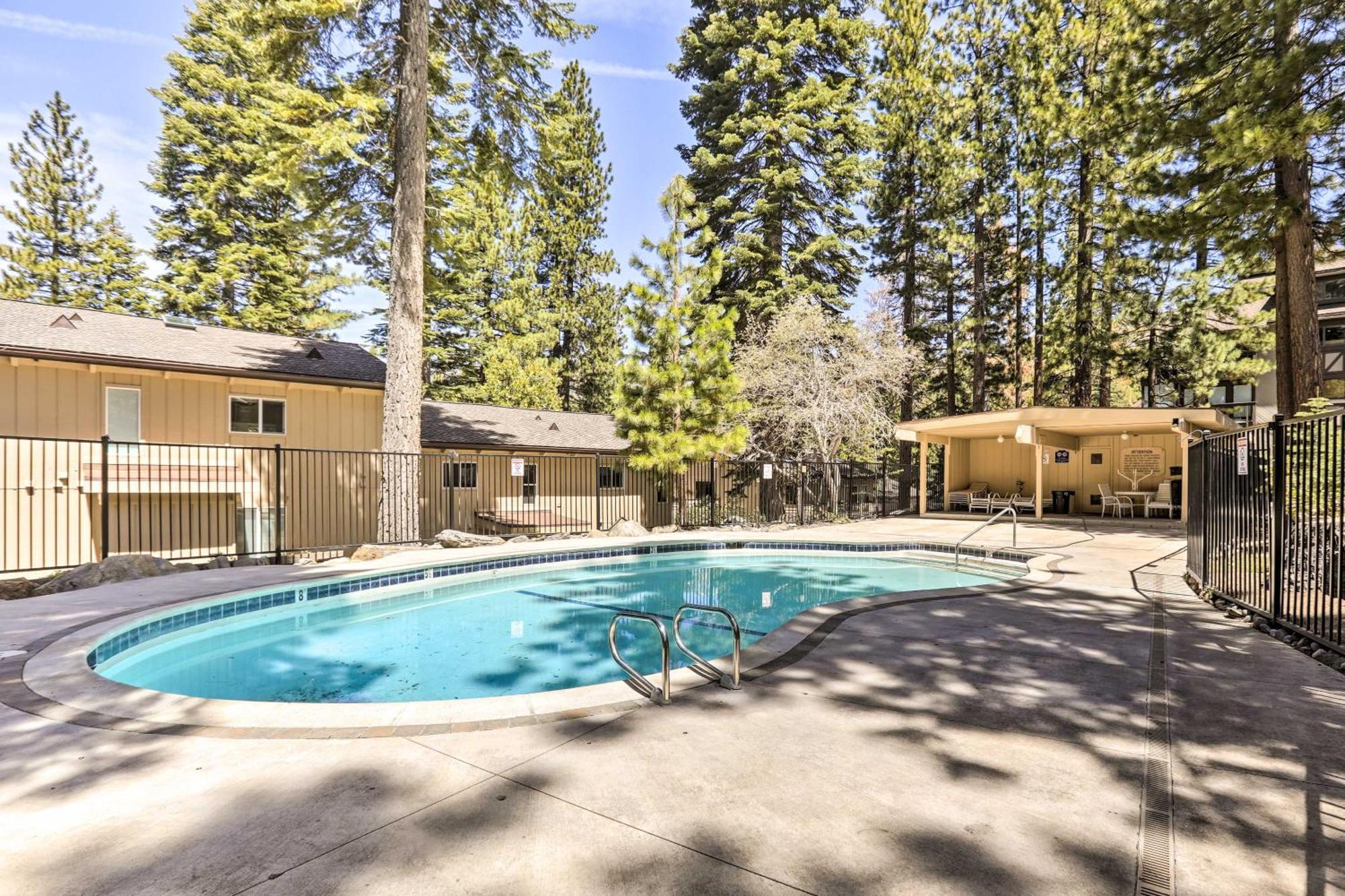 Incline Village Condo With Deck 1 Mi To Lake Tahoe Exteriör bild