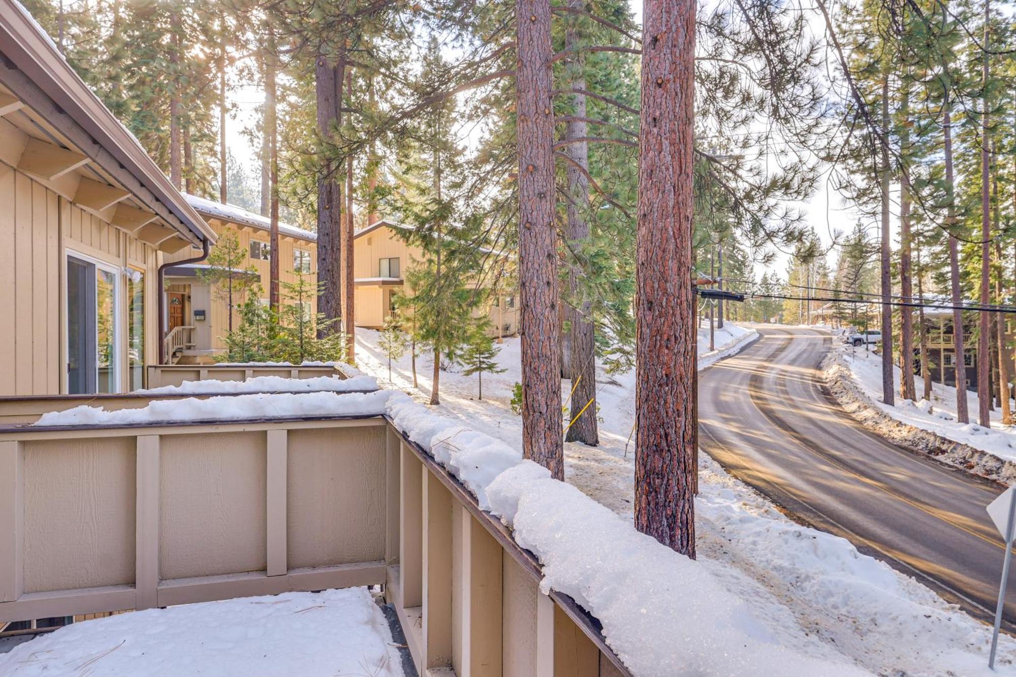 Incline Village Condo With Deck 1 Mi To Lake Tahoe Exteriör bild
